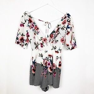 Three Pink Hearts Junior Boho Floral Romper Short Sleeves Size XS